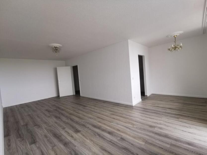 Sanierte 3 Zimmer Wohnung sehr hohe Rendite