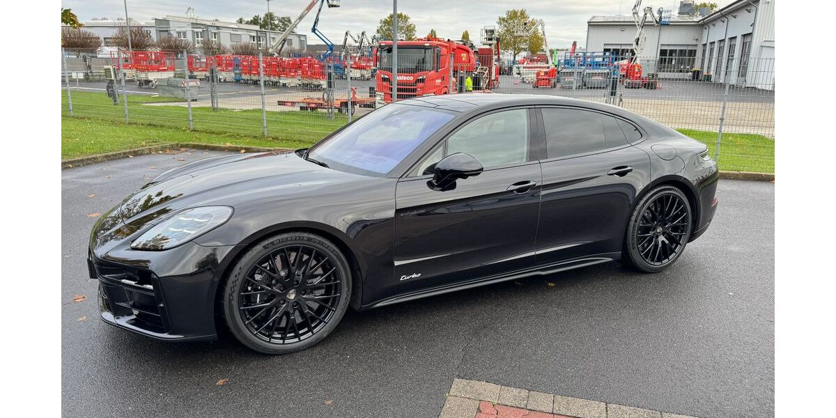 Porsche Panamera 9.965 km 219.900 &euro; Köln 50670