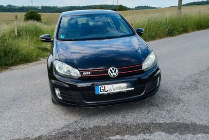 VW Golf 215.000 km 6.999 &euro; Leichlingen 42799