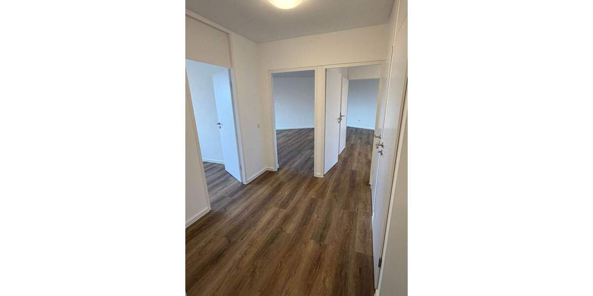 Etagenwohnung Köln Westhoven - 3 Zimmer, 96 m&sup2;, 1.400&euro; | Angebot:25568412