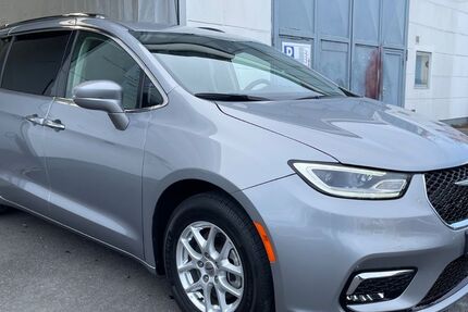 Chrysler Pacifica 56.000 km 26.900 € Düsseldorf 40589