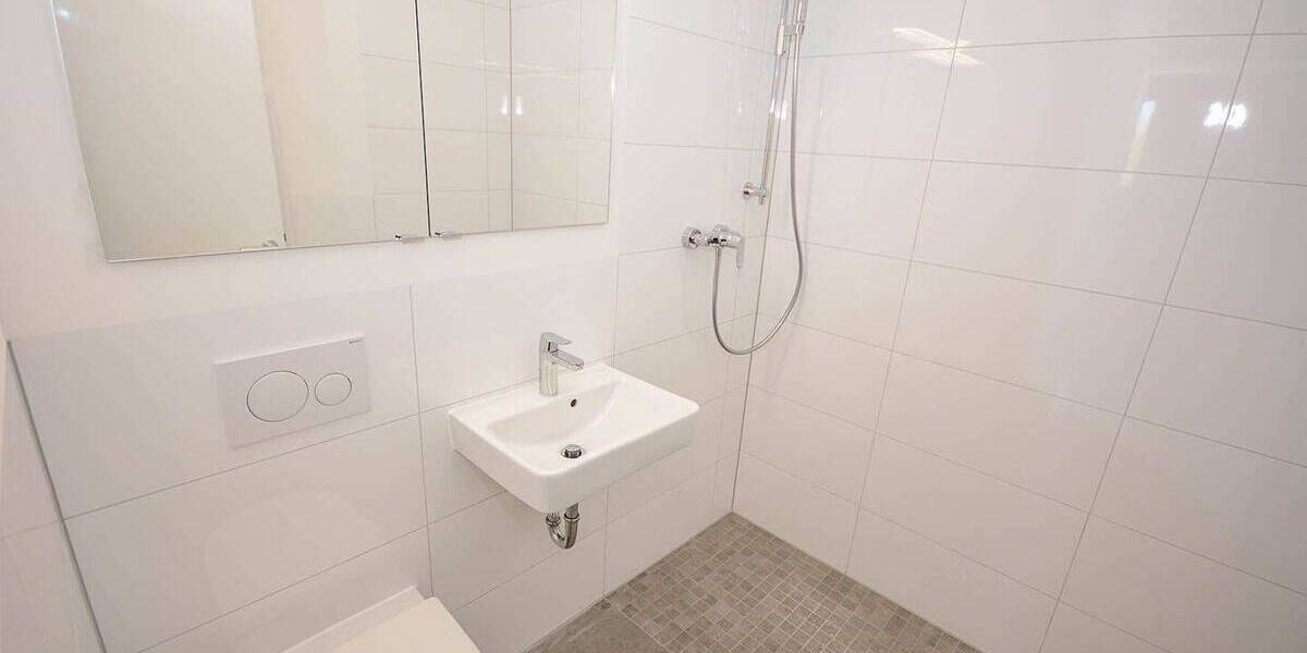 Etagenwohnung Köln Weiden - 2 Zimmer, 61 m&sup2;, 325.000&euro; | Angebot:26260643