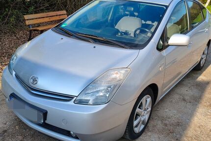 Toyota Prius 147.600 km 4.900 &euro; Solingen 42659