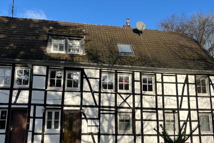 ** Gemütliche 3 Zimmer-Altbauwohnung mit Charme in BGL Schildgen** 3 zimmer