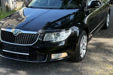 Skoda Superb 223.000 km 3.999 &euro; Köln 51107
