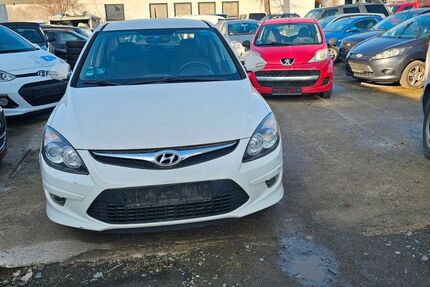 Hyundai i30 152.000 km 2.999 &euro; Bonn 53227