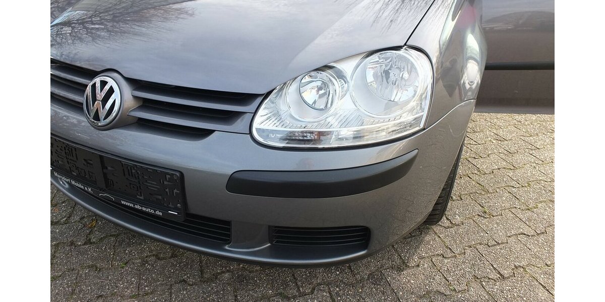 VW Golf TRENDLINE KLIMAAUTOMATIK 5-TÜRIG 132.115 km 4.904 € Köln 50858