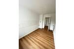 Erstbezug nach Modernisierung! 2 Zimmer + Balkon, neuer Boden, neues Bad, Aufzug