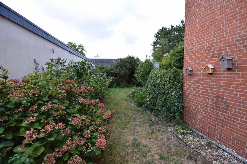Schöne 4 Zi. Wohnung mit 2 Balkonen, zus. Hobbyraum, Garage u. Gartennutzung