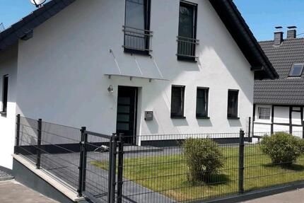 Einfamilienhaus in Wiehl-Jennecken mit großer Garage