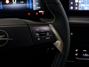 Opel Frontera Electric GS Tech Pack. Alu Android Apple 3.600 km 29.990 &euro; HAAN 42781