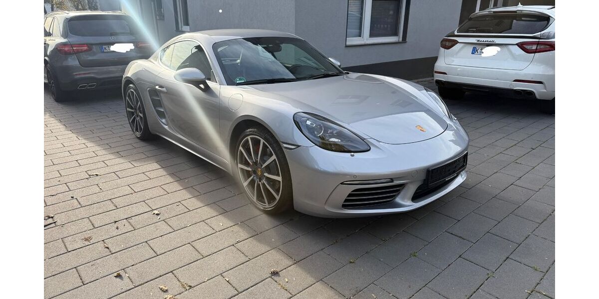 Porsche Cayman 125.000 km 48.900 € Köln 51067