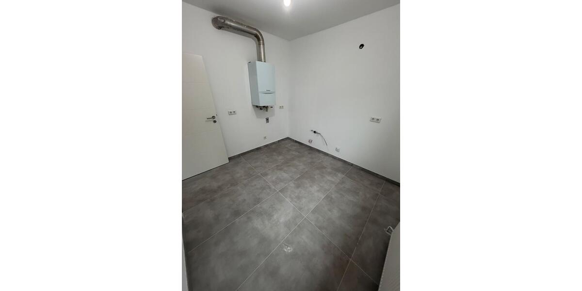 Erdgeschoßwohnung Solingen - 4 Zimmer, 81 m&sup2;, 950&euro; | Angebot:24729833