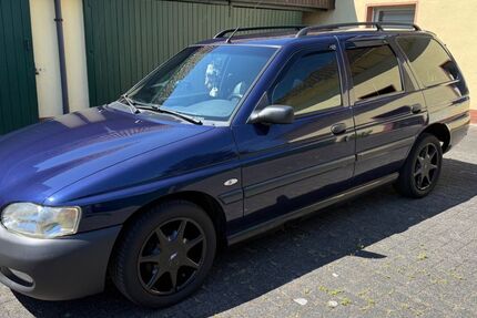 Ford Escort 124.977 km 1.900 &euro; Köln 51067