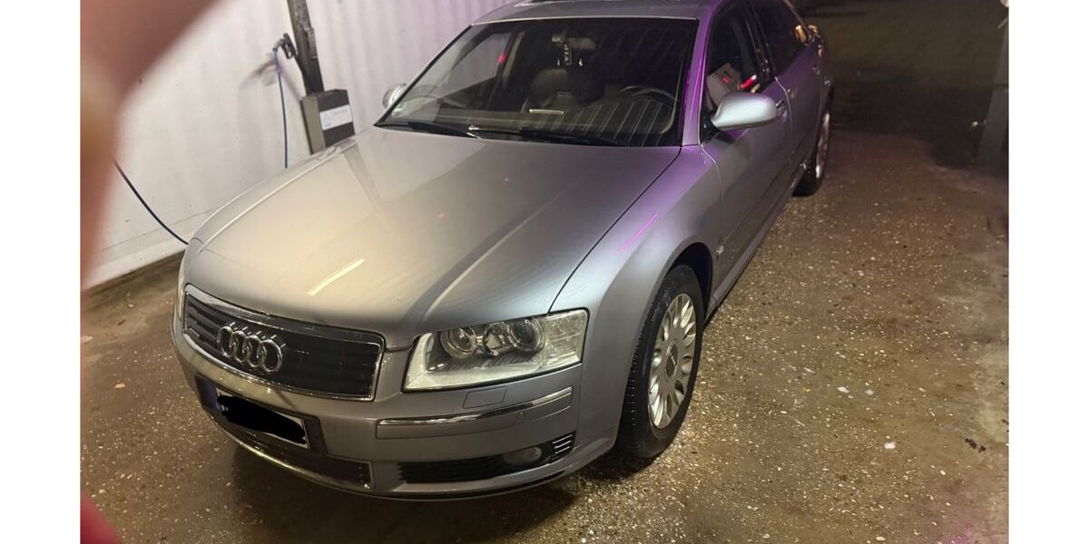 Audi A8 206.235 km 4.200 € Köln 50825