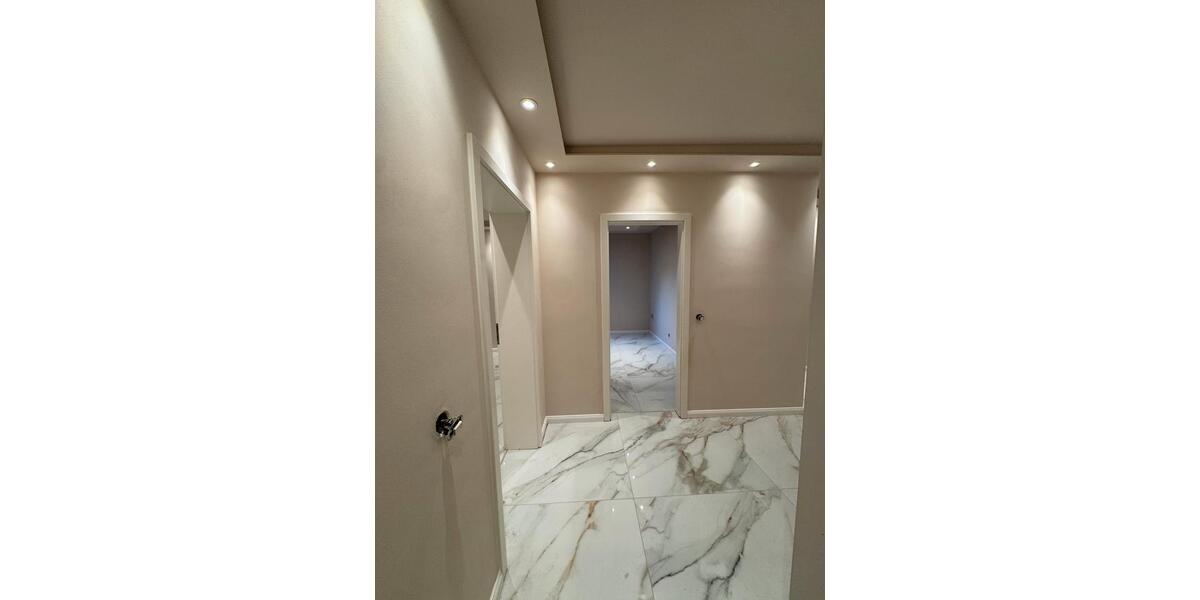 Erdgeschoßwohnung Köln Kalk - 3 Zimmer, 82 m&sup2;, 1.750&euro; | Angebot:25404176