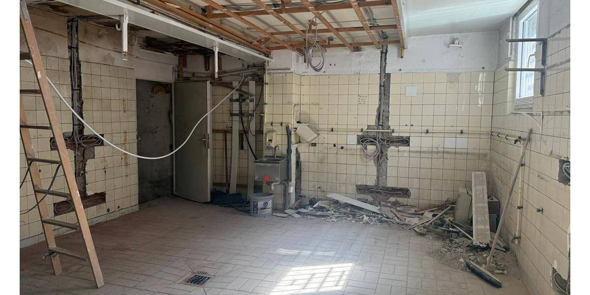 Ladenlokal auf der Brühler Straße - ehem. Metzgerei, ideal für Imbiss oder andere Konzepte 3 zimmer