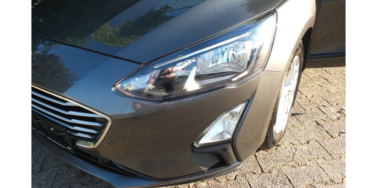 Ford Focus NAVI BLUETOOTH SHZ PARCTRONIC 1 HAND 124.895 km 11.500 &euro; Köln 50858