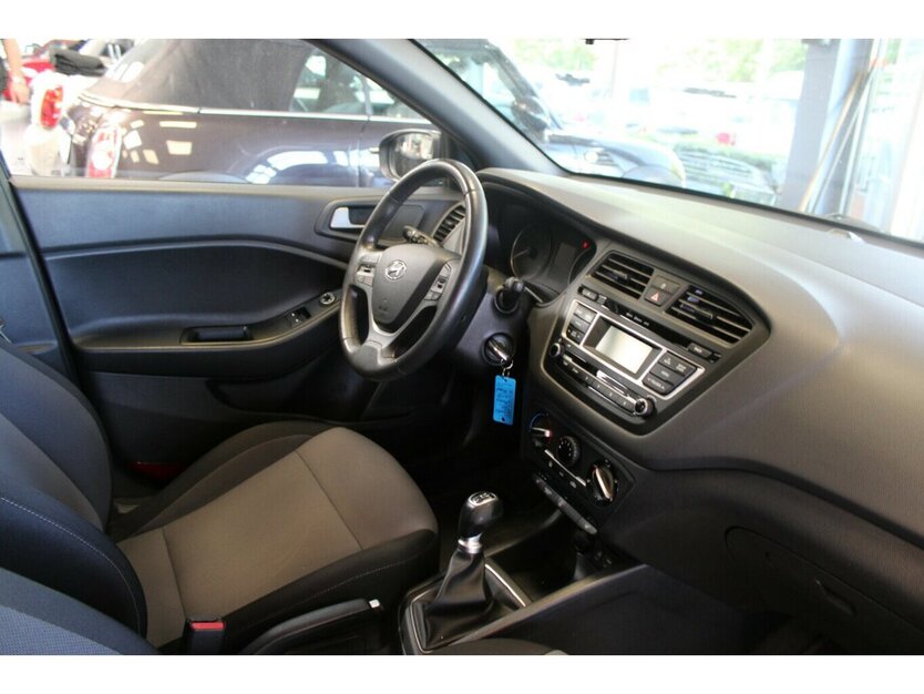 Hyundai i20 1.2 5-Türig - Klima - SHZ - 83.709 km 9.980 € Euskirchen 53881