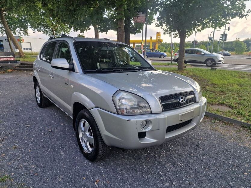 Hyundai TUCSON 168.000 km 4.999 € Köln 51107