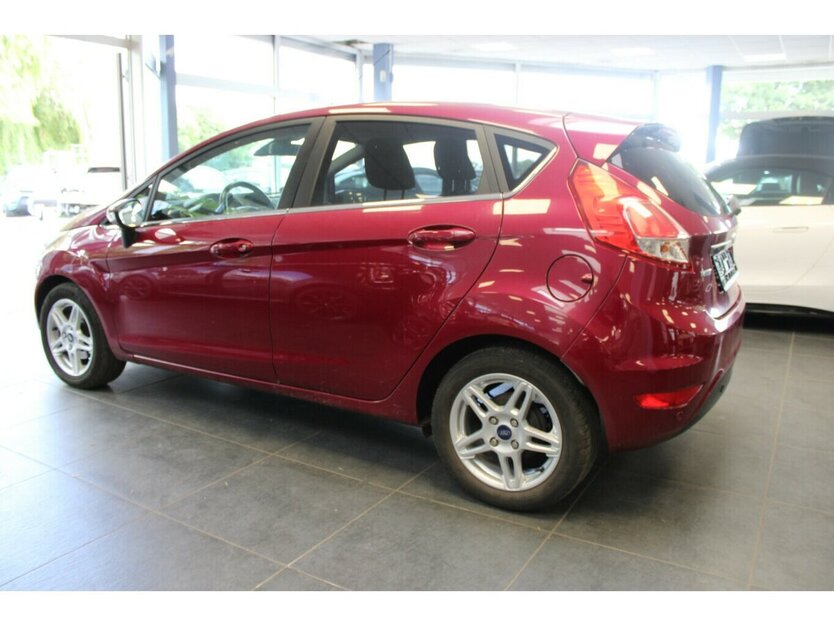 Ford Fiesta 1.6 TDCi Titanium 125.078 km 7.480 € Euskirchen 53881