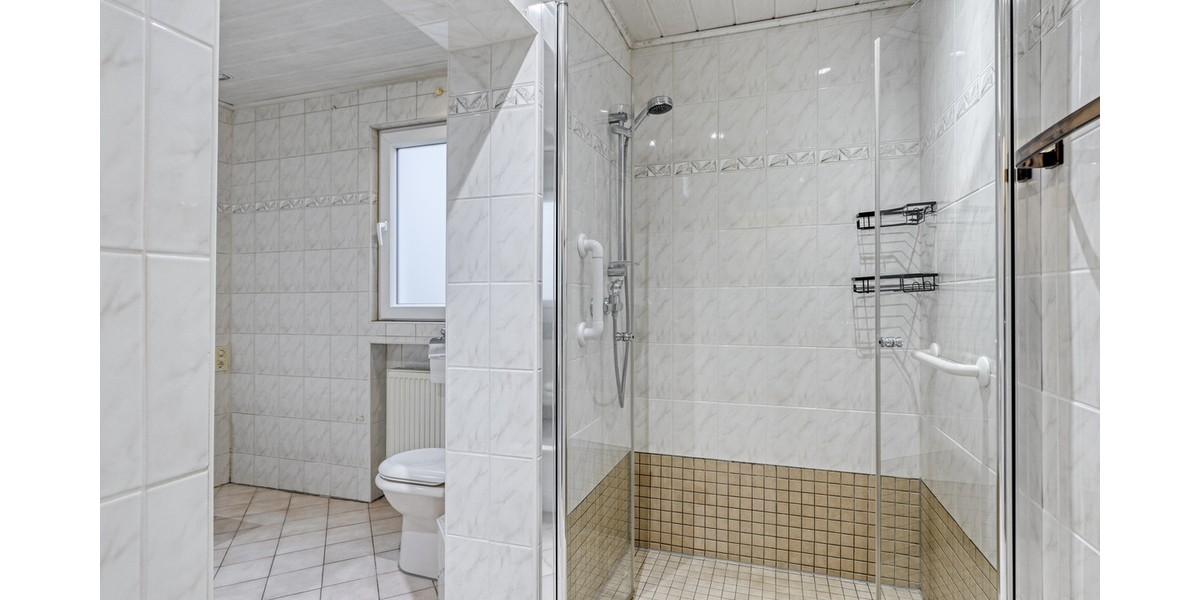 Großzügiges Ein- oder Zweifamilienhaus mit Charme, Gartenparadies & vielen Möglichkeiten - Einfamilienhaus Leichlingen | Angebot:25269338