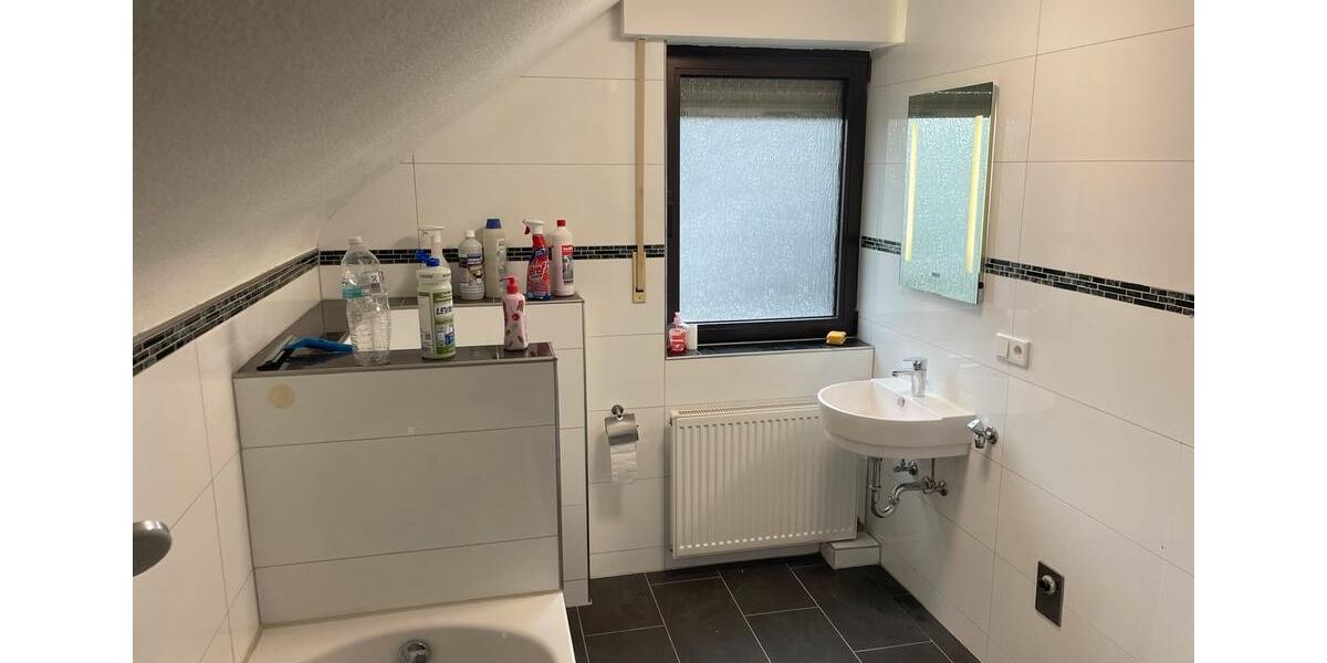 Dachgeschoßwohnung Langenfeld (Rheinland) - 2 Zimmer, 64 m&sup2;, 850&euro; | Angebot:27581335