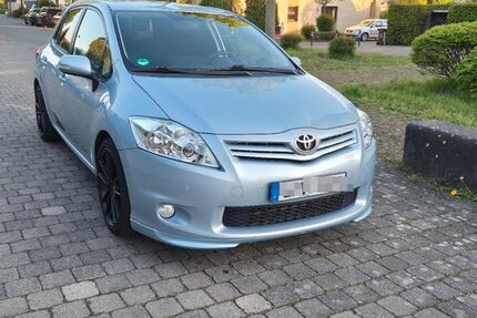 Toyota Auris 131.000 km 6.000 &euro; Leverkusen 51375