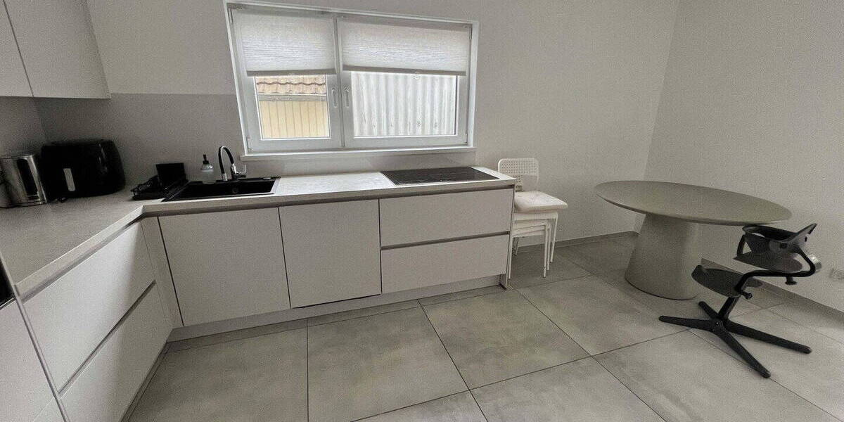 Etagenwohnung Troisdorf Spich - 4 Zimmer, 100 m&sup2;, 1.295&euro; | Angebot:26236530