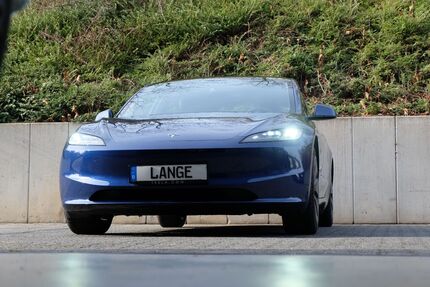 Tesla Model 3 32.475 km 32.980 &euro; Köln 50996