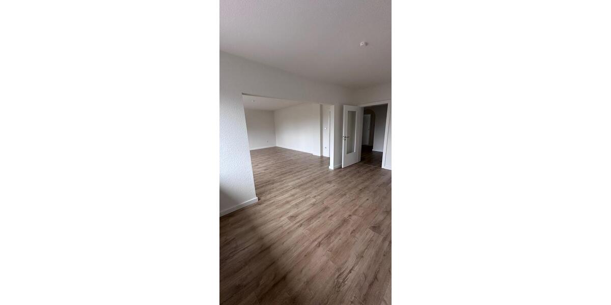 Etagenwohnung Solingen Aufderhöhe - 4 Zimmer, 102 m&sup2;, 850&euro; | Angebot:25439000