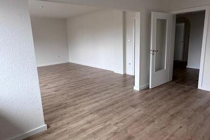 Wohnung Solingen Aufderhöhe - 4 Zimmer, 102 m&sup2;, 850&euro; | Angebot:25439000