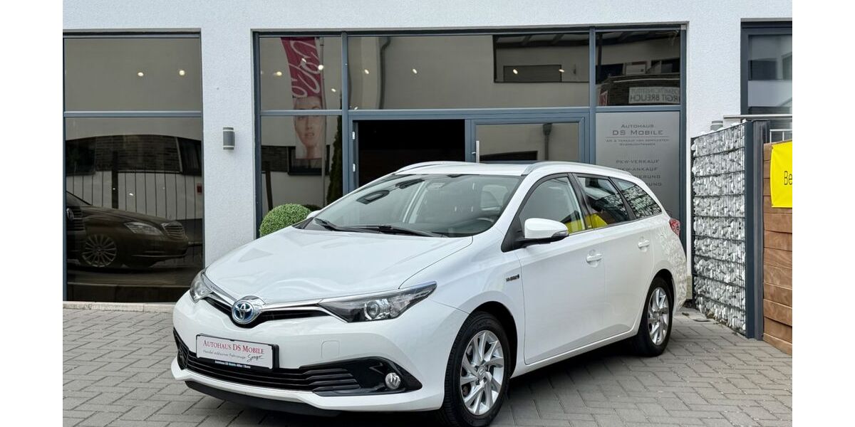 Toyota Auris 114.000 km 13.900 &euro; Alfter / Bonn 53347