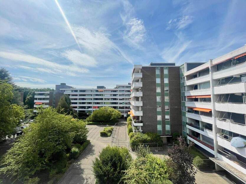 CITYHOUSE: Schöne 4-Zimmer-Wohnung mit 2 Balkonen und TG-Stellplatz in Köln-Junkersdorf 4 zimmer