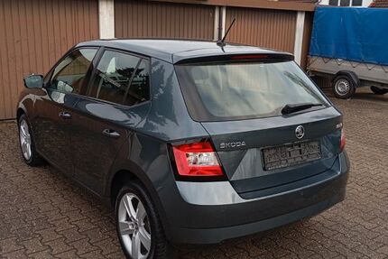 Skoda Fabia 140.890 km 5.800 &euro; Köln 51145