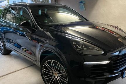 Porsche Cayenne 230.000 km 39.500 € Bergisch Gladbach 51429