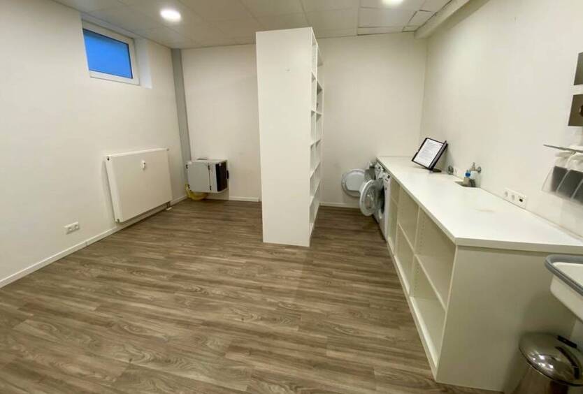 Moderne und großzügige Praxisräumlichkeiten auf zwei Etagen 9 zimmer