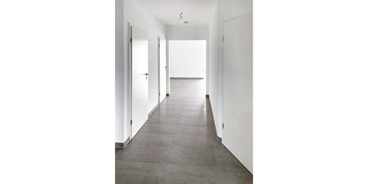 Hochwertige 4-Zimmer-Wohnung in zentraler, ruhiger Lage 4 zimmer