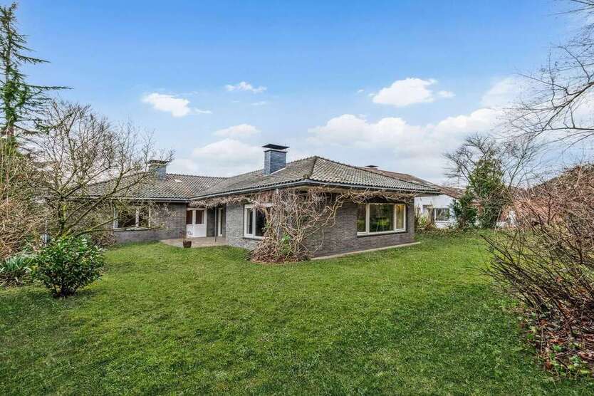 Haus zum Kaufen in Bergisch Gladbach - Kaule 1.250.000 € 256 m²