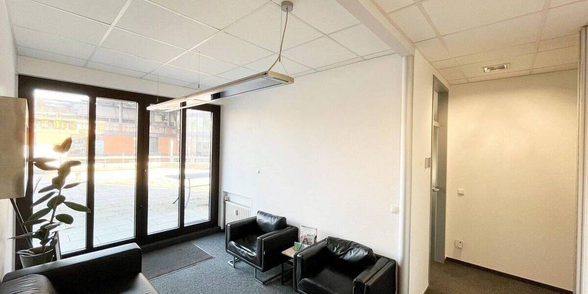 Zentral gelegen und ab März 2026 zur freien Verfügung! 6 zimmer