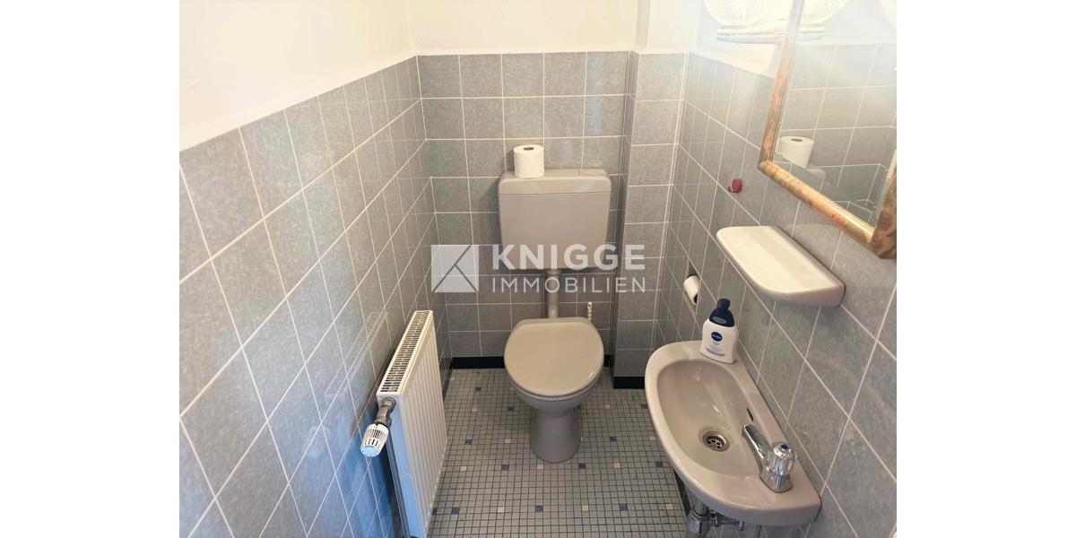 Bungalow Bergisch Gladbach Alt-Frankenforst - 6 Zimmer, 186 m&sup2;, 1.860&euro; | Angebot:24690728