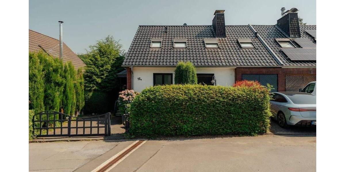 Doppelhaushälfte mit drei separaten Wohneinheiten im Grünen 7 zimmer