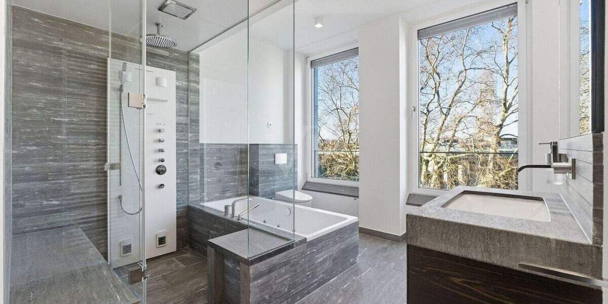 Etagenwohnung Köln Altstadt-Nord - 2 Zimmer, 95 m&sup2;, 2.185&euro; | Angebot:25630479