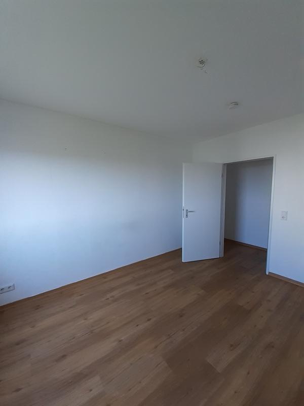 Gemütliche und helle Wohnung mit Balkon und separater Küche. Nur mit WBS für 3 Personen! zimmer