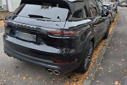 Porsche Cayenne 71.000 km 57.500 € Koeln 50859