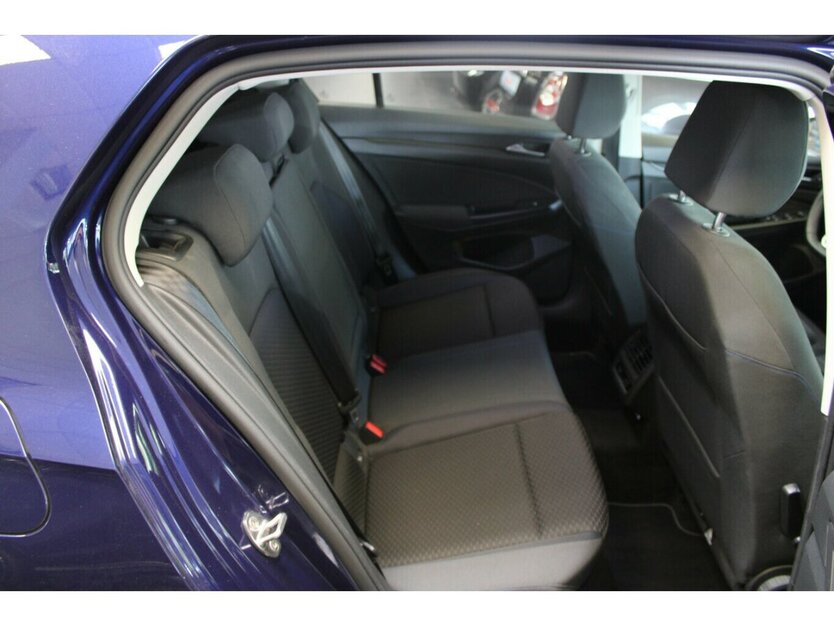 VW Golf VIII 2.0 TDI SCR United 69.468 km 18.980 € Euskirchen 53881