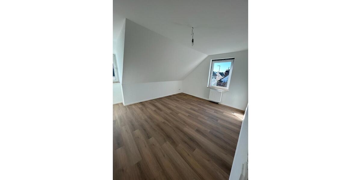Dachgeschoßwohnung Solingen Ohligs - 3 Zimmer, 90 m&sup2;, 855&euro; | Angebot:26292984