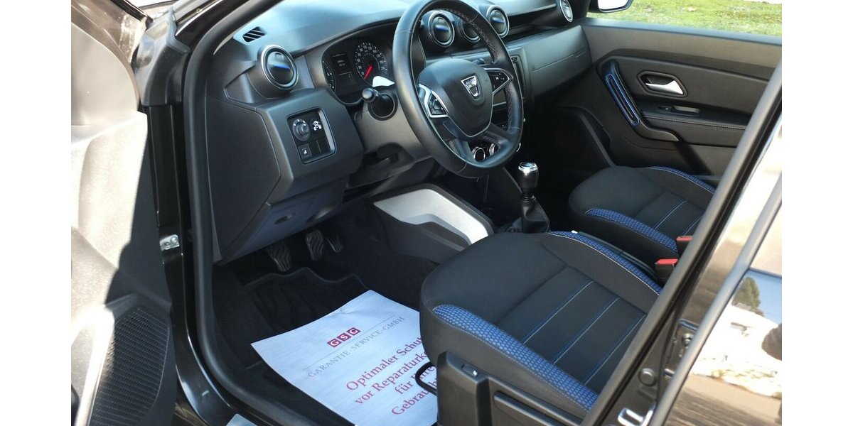 Dacia Duster II CELEBRATION HYBRID NAVI KAMERA 17 ZOLL 63.155 km 12.704 &euro; Köln 50858