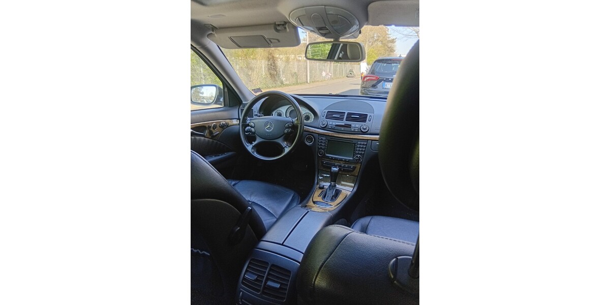 Mercedes-Benz E 280 Combi 4 Matic 271.788 km 3.400 € Köln 50667
