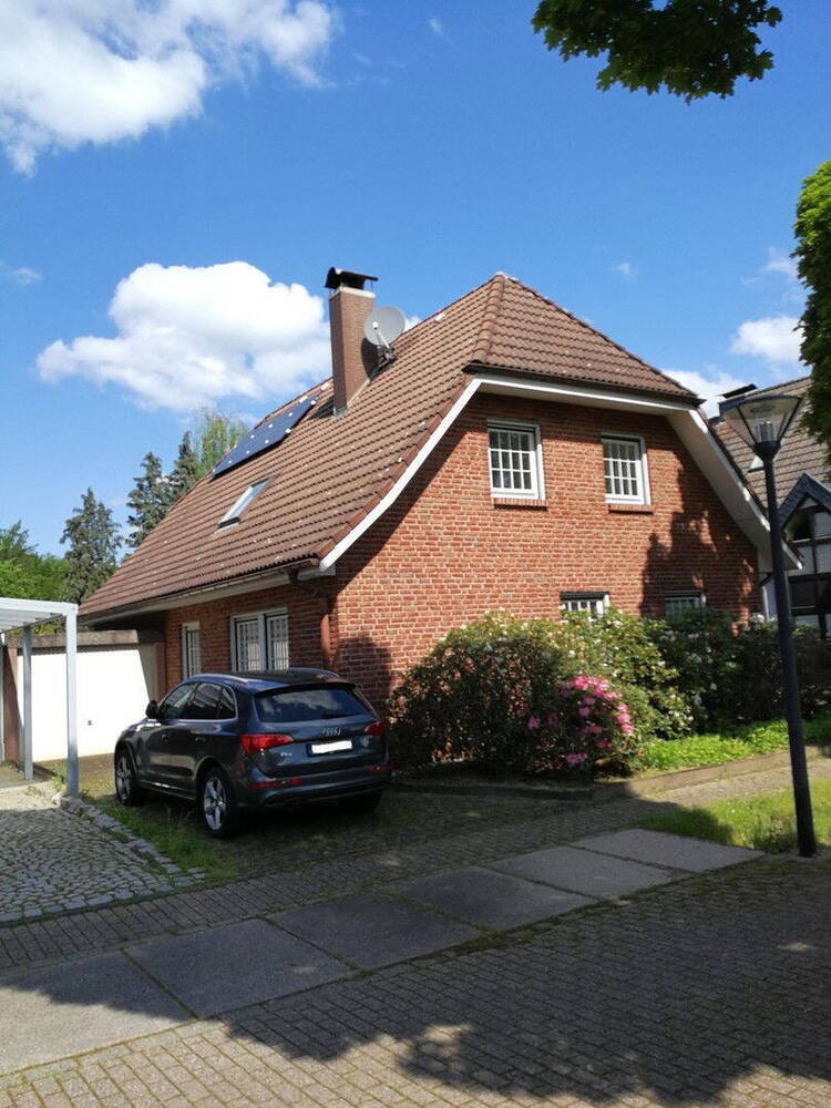--- Provisionsfrei --- Gepflegtes und freistehendes 1-2 Familienhaus in bevorzugter Toplage